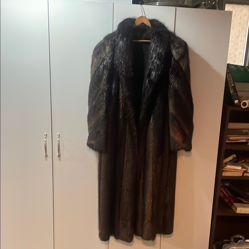 Luxurious dark brown minkFur Coat
